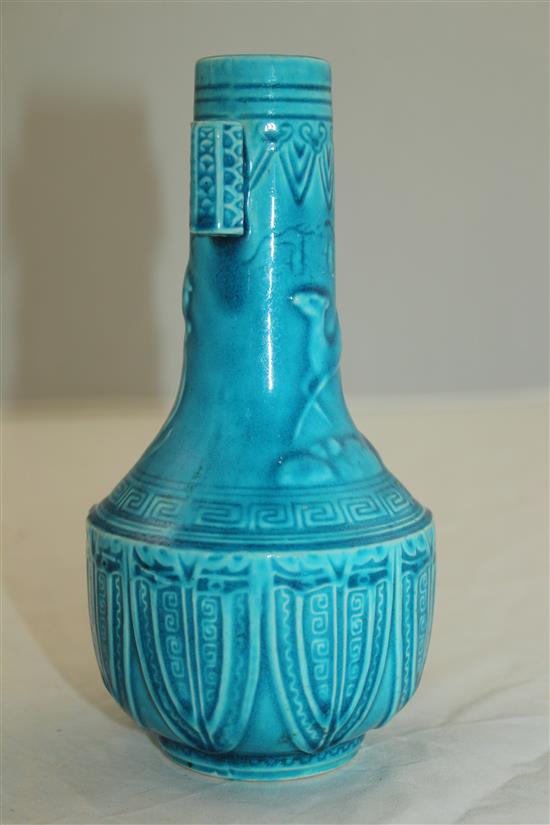 A Chinese turquoise glazed arrow vase, hu, late 19th / early 20th century 17cm